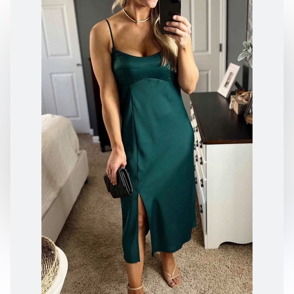 A New Day - Emerald Green Satin-like Dress Size M - Picture 13 of 14